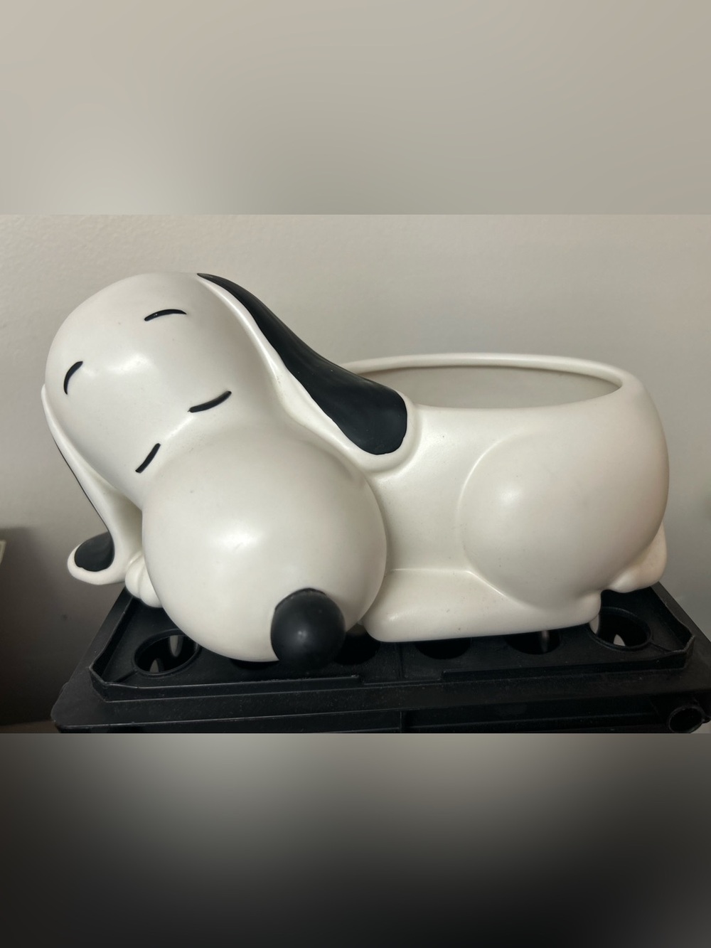 Hallmark White and Black Snoopy Dog Planter Vase